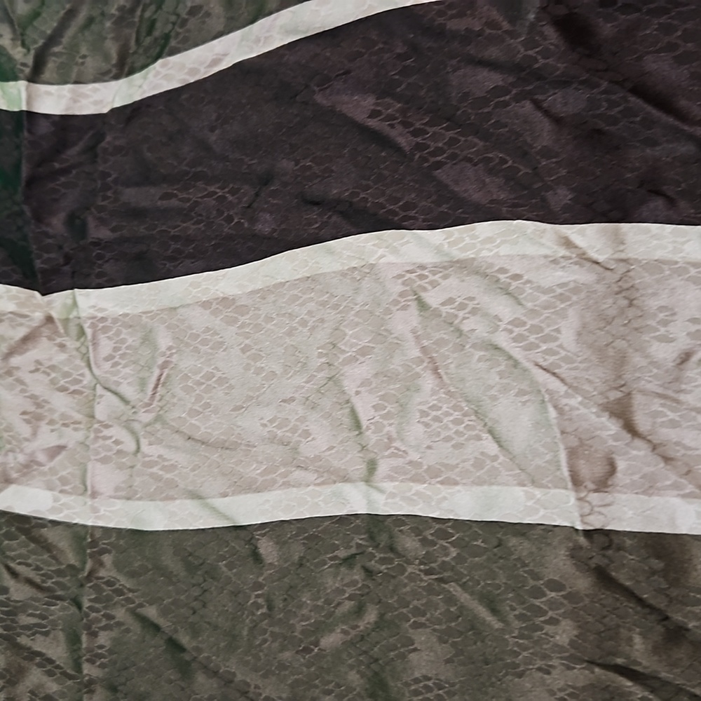 Giorgio Armani Vintage 100% Silk Scarf - Picture 7 of 10